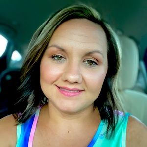 Meet your Posher, Hollie